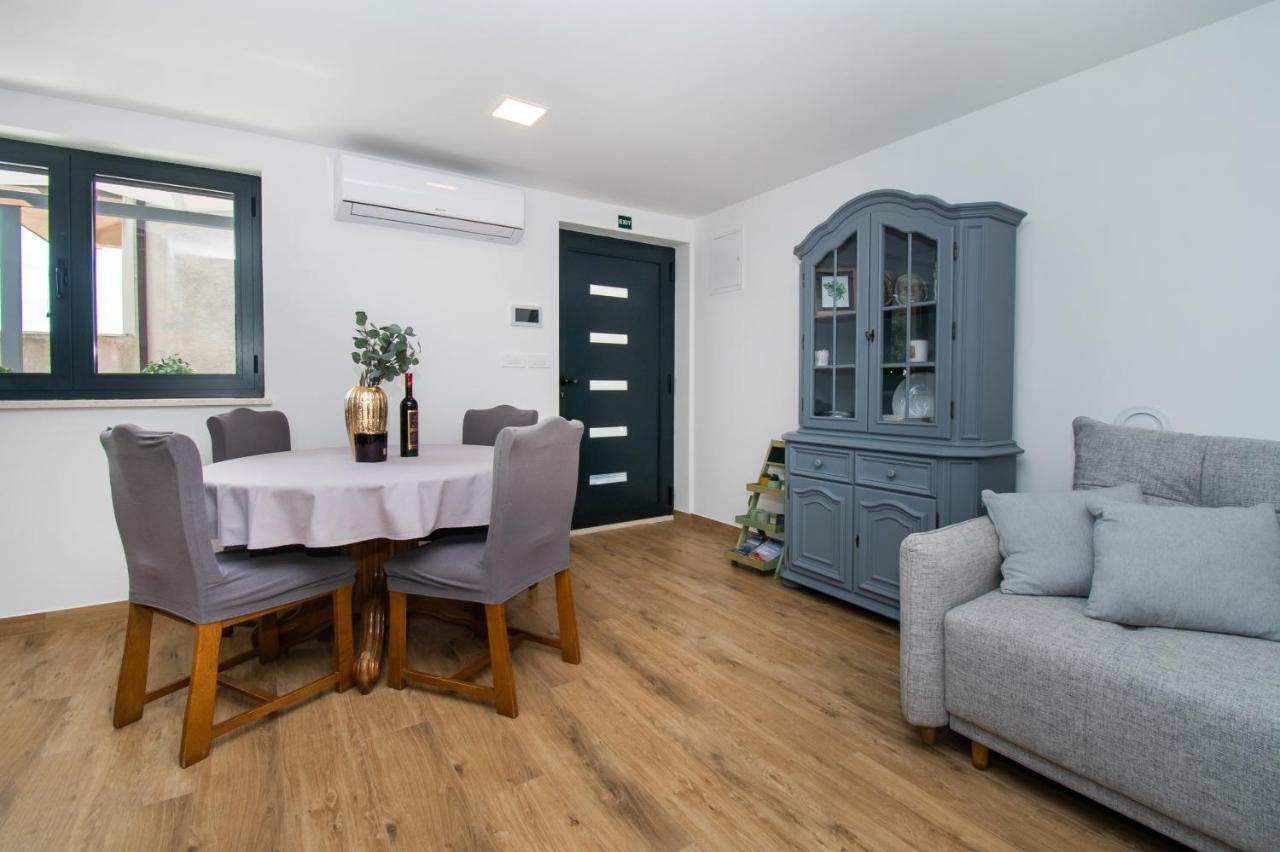 Apartmani Monika Жаборич Екстериор снимка